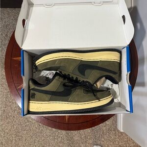 Men Undefeated x Nike 8.5 sneakers